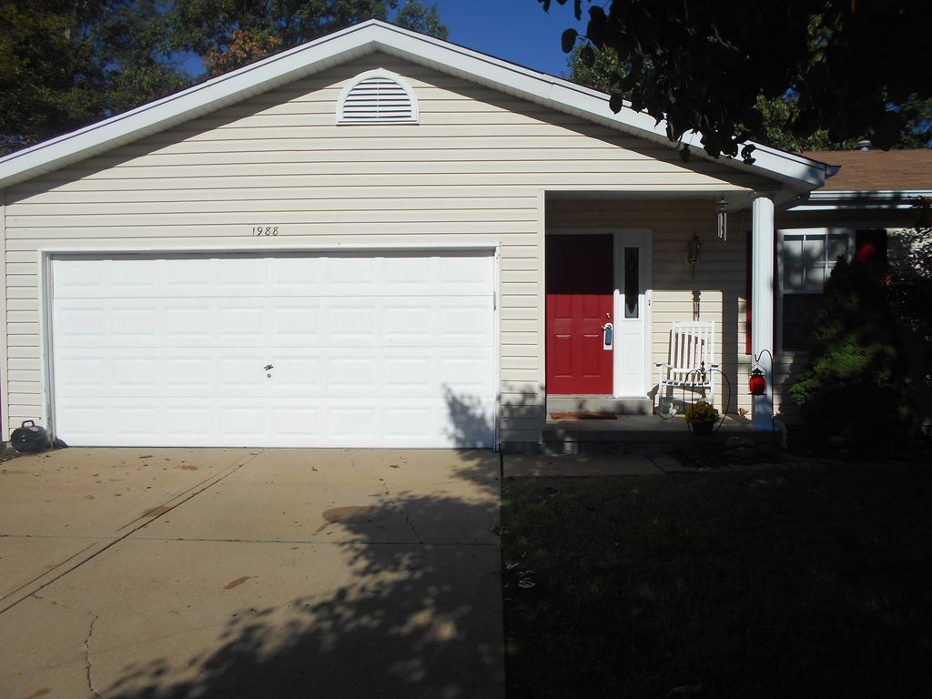 1988 Saint Johns Xing, Arnold, MO 63010