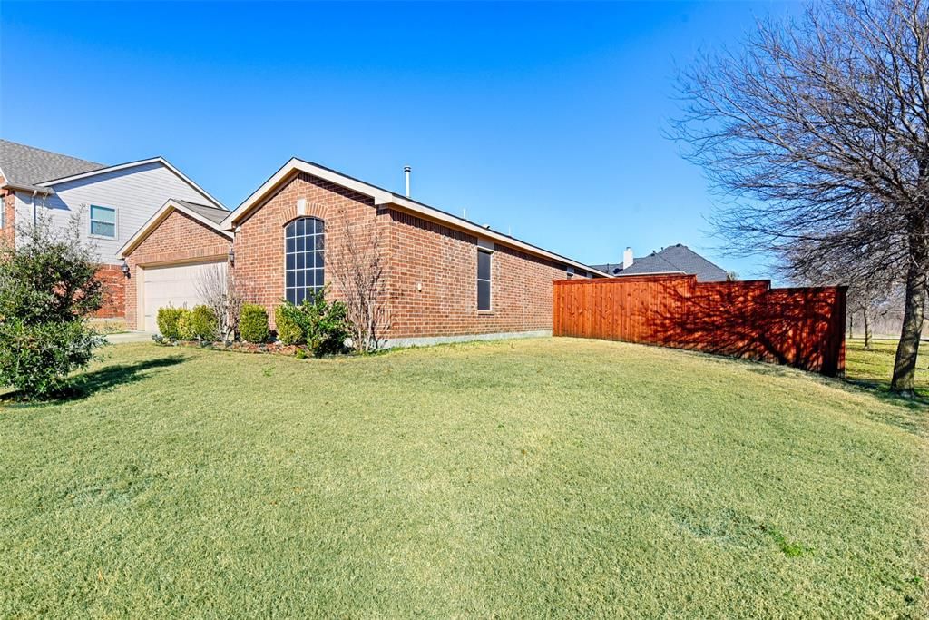 3006 Flowering Springs Dr, Forney, TX 75126