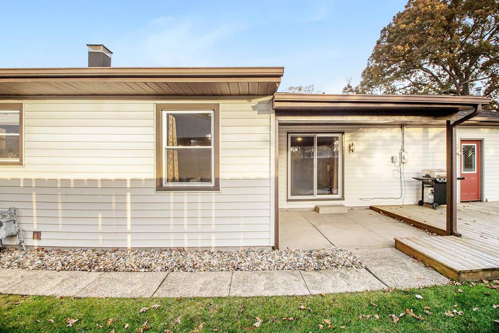 1433 Medford Ln, Mishawaka, IN 4 Bed, 2 Bath Single 1433 Medford Ln, Mishawaka, IN 4 Bed, 2 Bath Single