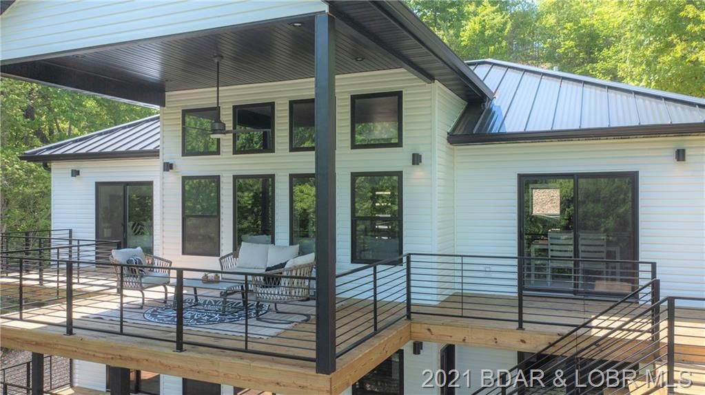 1169 Beacon Point Cir, Lake Ozark, MO 65049