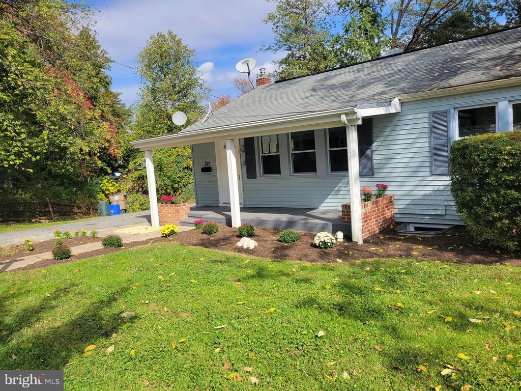 311 Edmonston Dr, Rockville, MD 20851