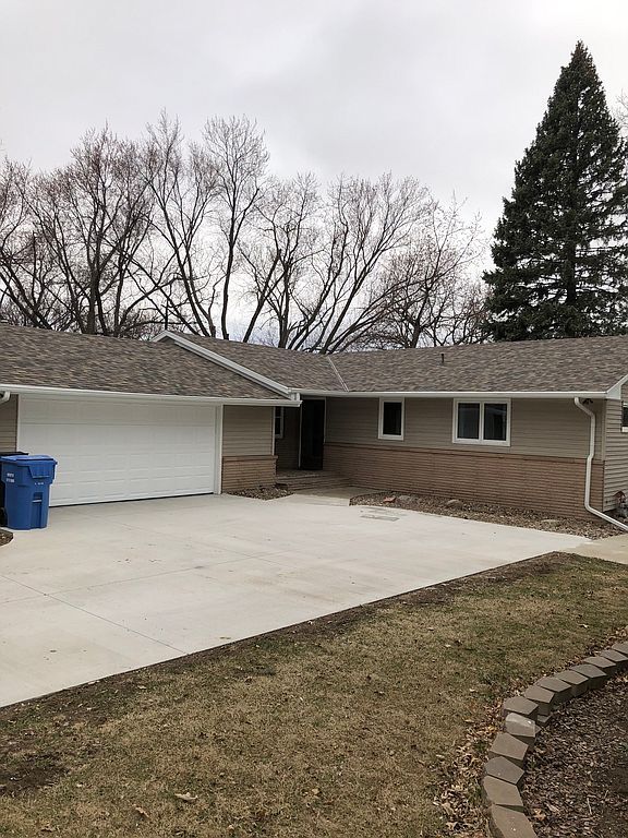 1005 Central Ave SW, Le Mars, IA 51031