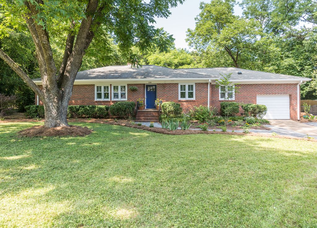 220 Sunset Dr, Athens, GA 3 Bed, 2 Bath SingleFamily Home 93