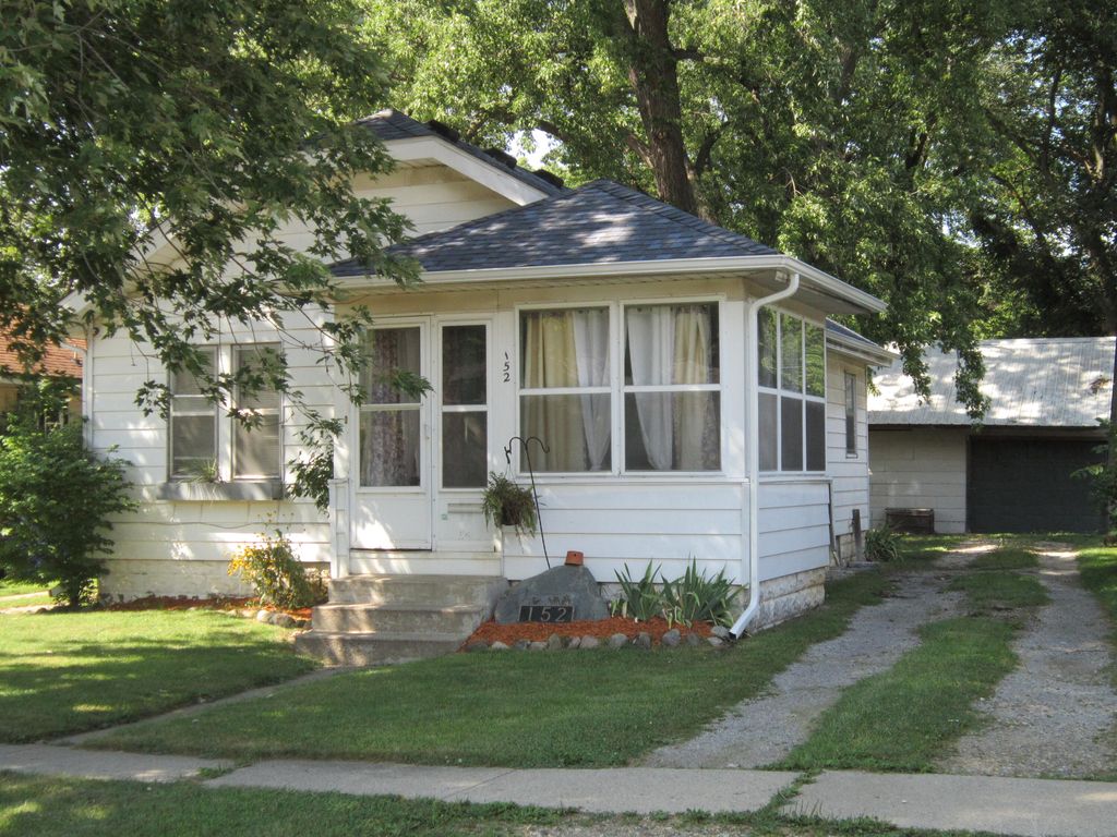152 Avondale Ave, Jackson, MI 49203