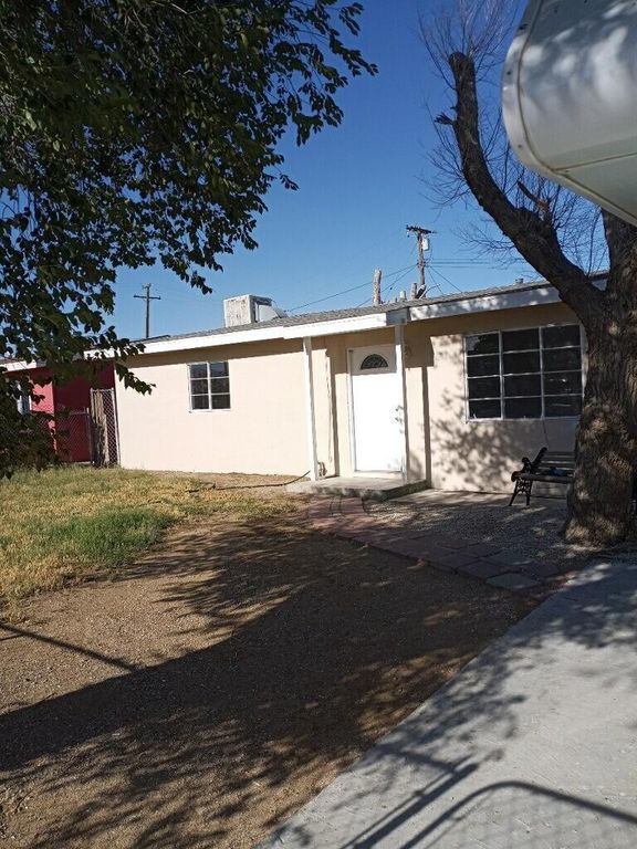 15370 Lucille St, Mojave, CA 93501