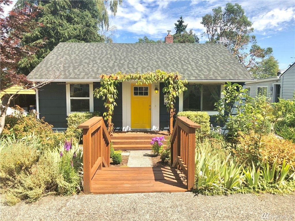 9812 32nd Ave SW, Seattle, WA 98126