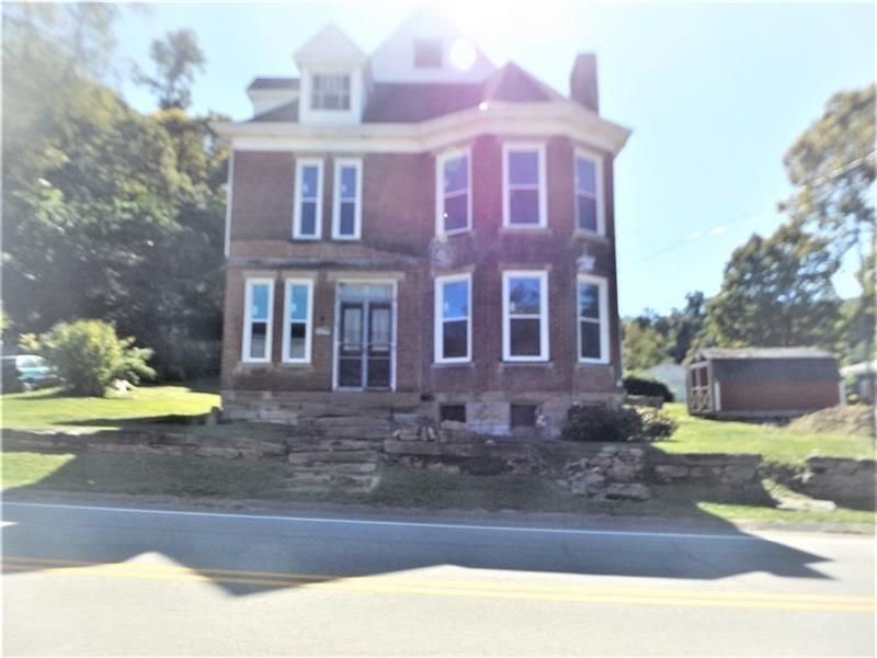 124 Ferry St, New Geneva, PA 15467