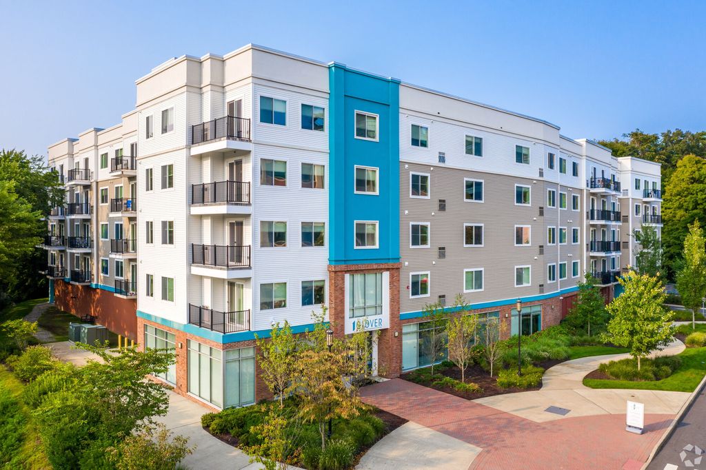 1 Glover Ave #424, Norwalk, CT 06850