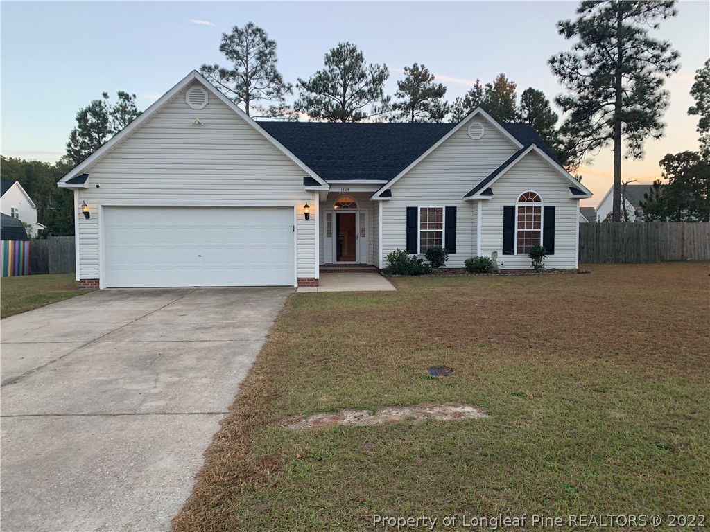 1549 Clan Campbell Dr, Raeford, NC 28376