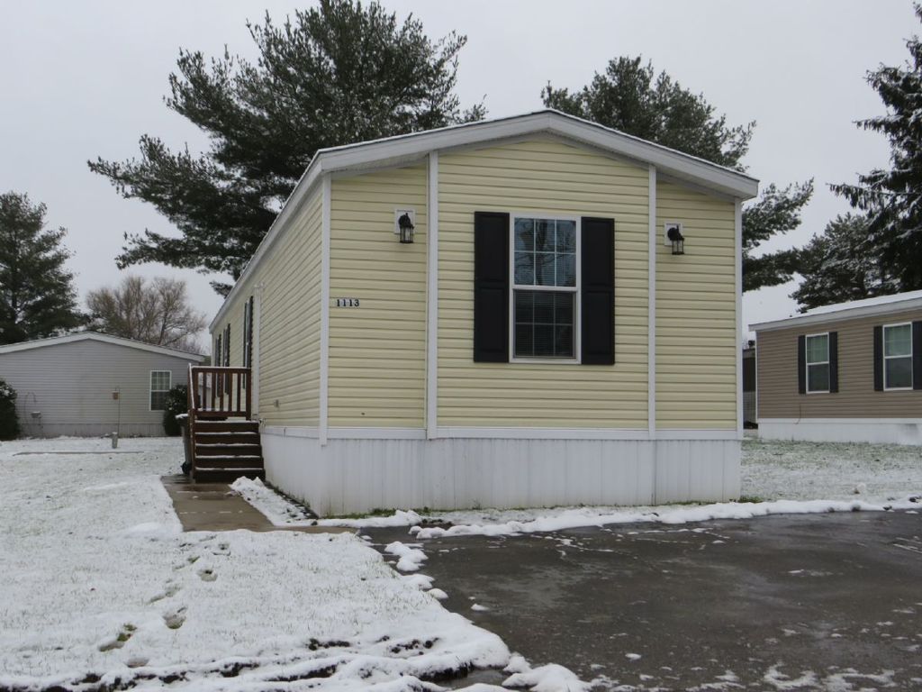 1113 Oakbrook E, Jackson, MI 49201