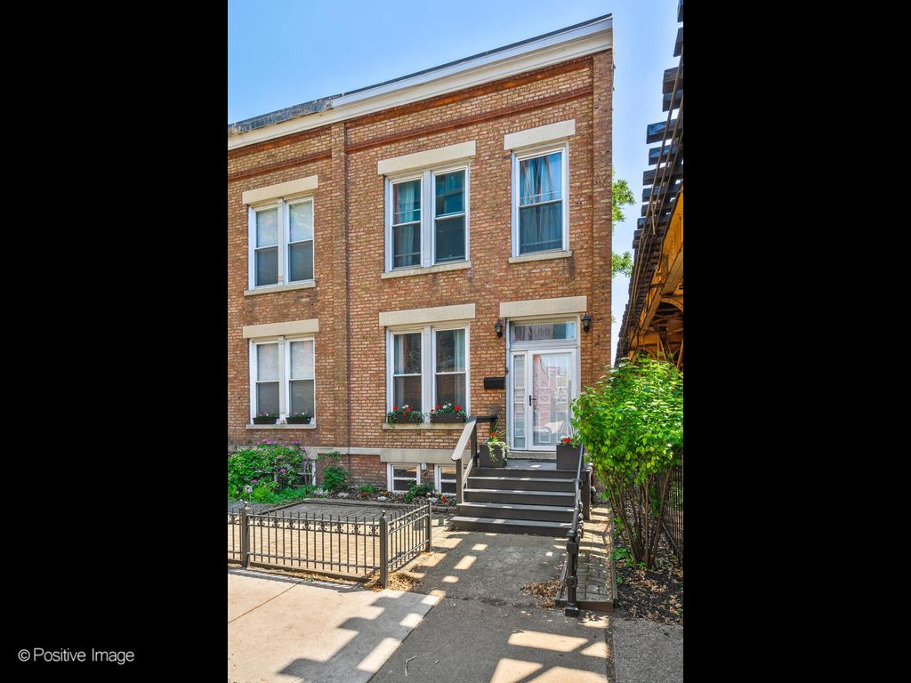 941 W Altgeld St, Chicago, IL 60614