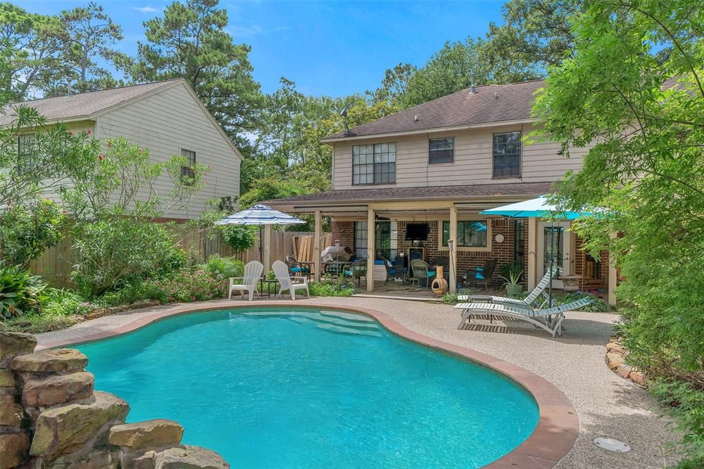 3926 Forest Village Dr, Kingwood, TX 77339