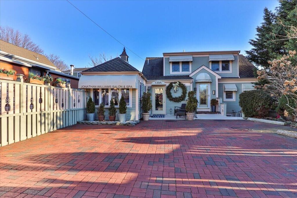 139 Bradford St #UA, Provincetown, MA 02657