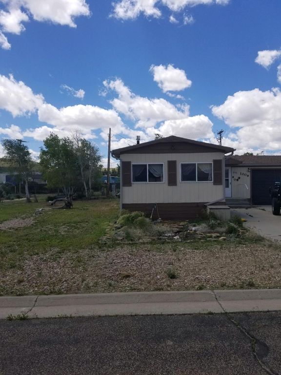 1009 Diamondville Ave, Diamondville, WY 83116 | Trulia