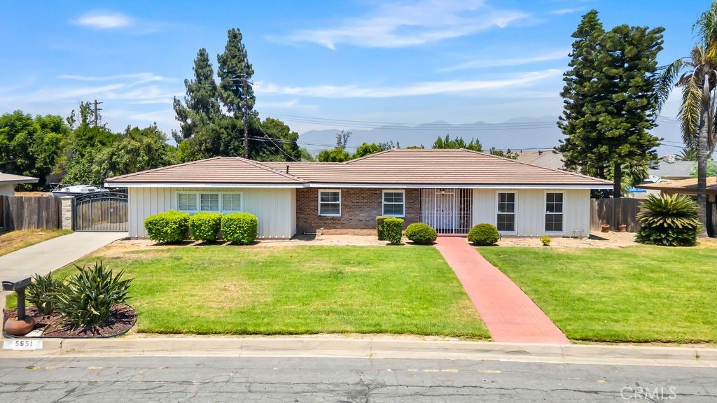 5651 Magnolia Ave, Rialto, CA 92377