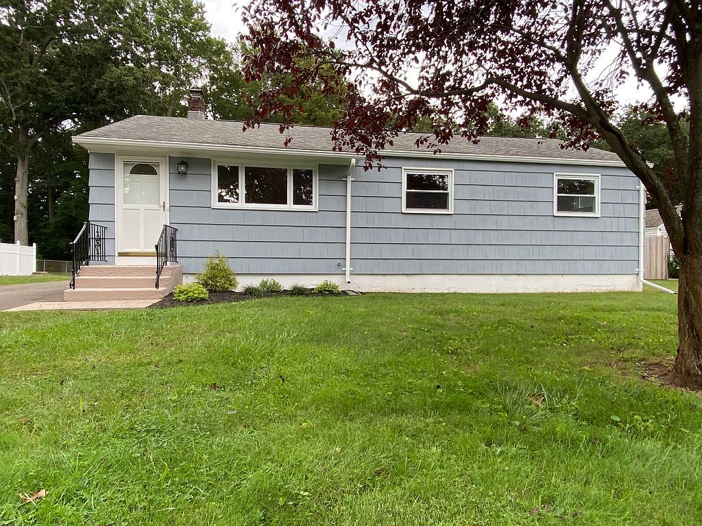 57 Field Rd, Cromwell, CT 06416