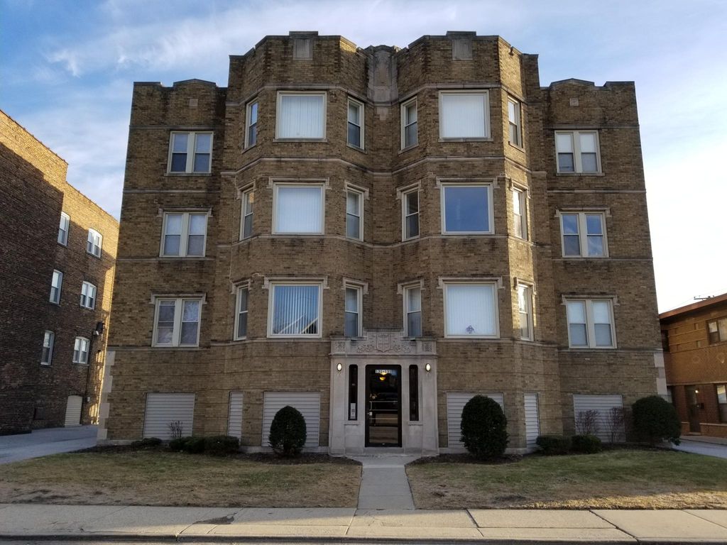 135 157th St, Calumet City, IL 60409