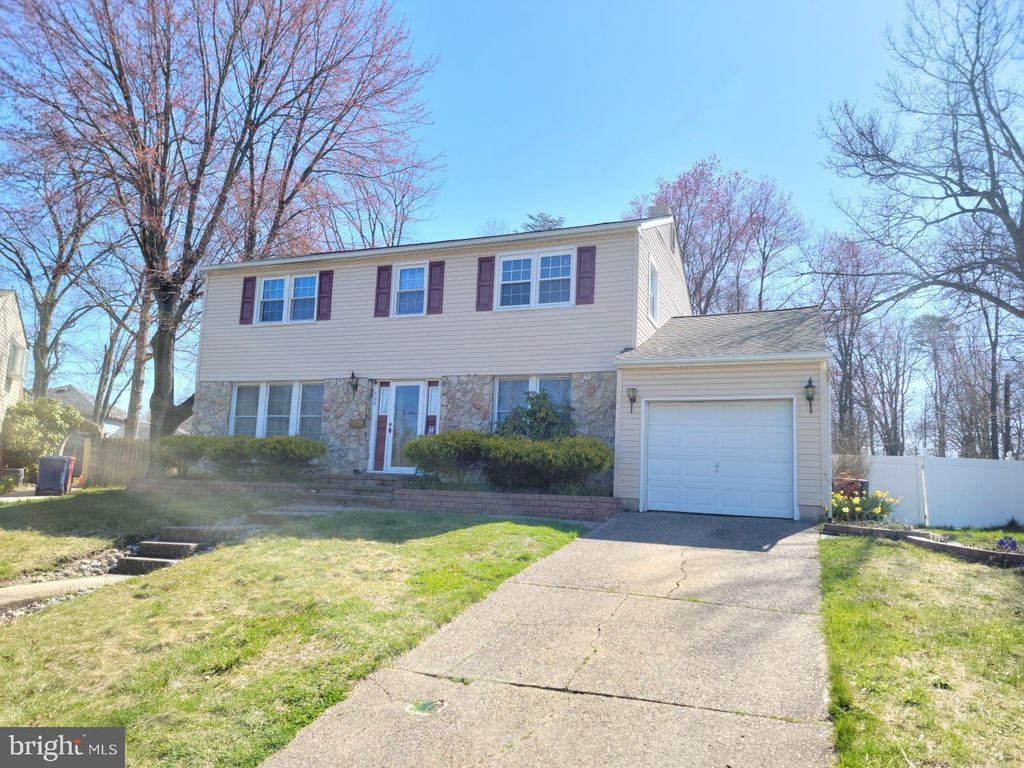 104 Rex Rd, Somerdale, NJ 08083