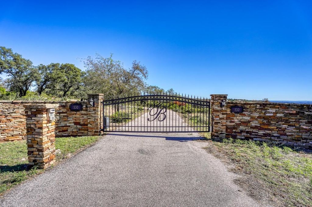 530 Scenic View Dr, Marble Falls, TX 78654