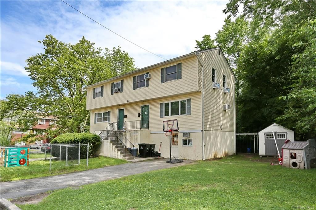 10 Stetner St, Spring Valley, NY 10977