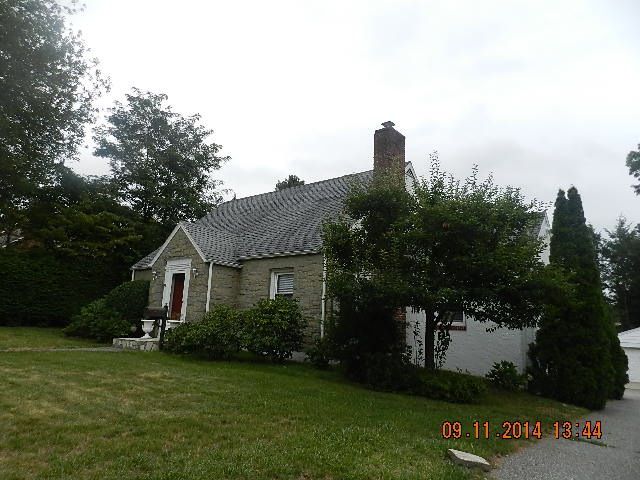 585 Woodside Ave, Bridgeport, CT 06606