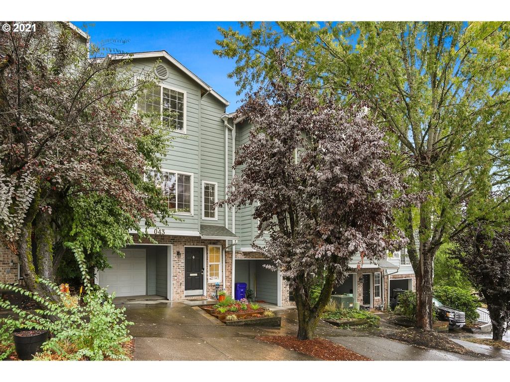 43 S Mitchell St, Portland, OR 97239