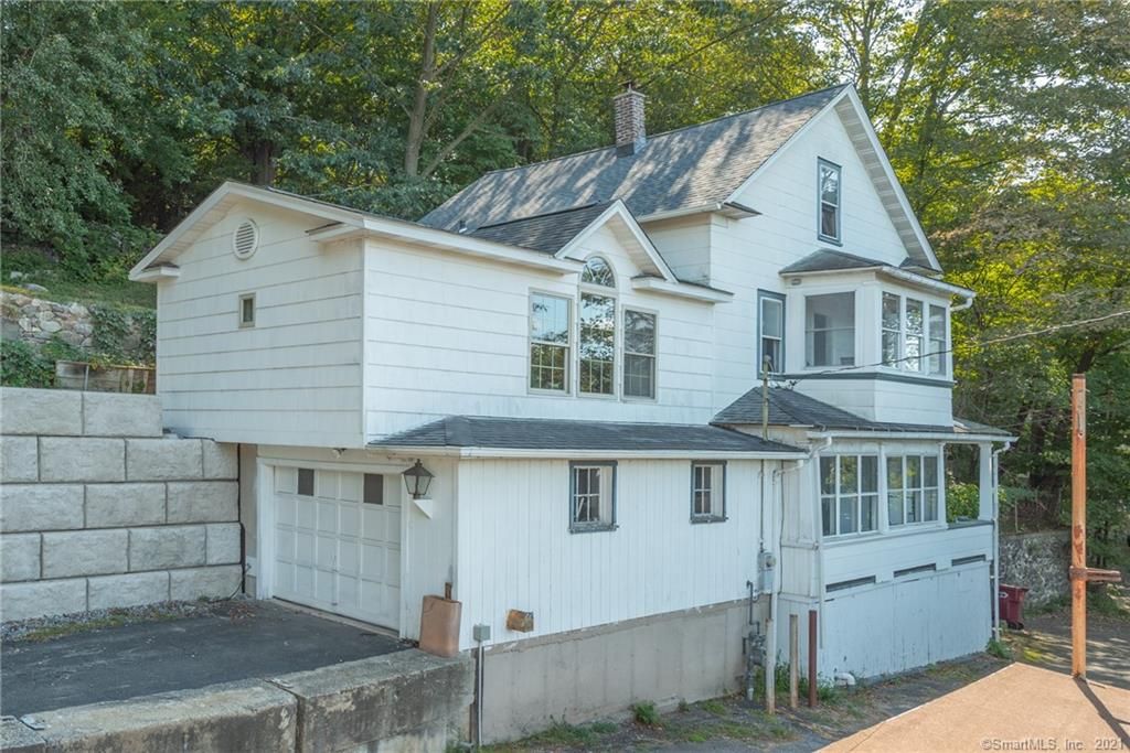 382 S Main St, Naugatuck, CT 06770