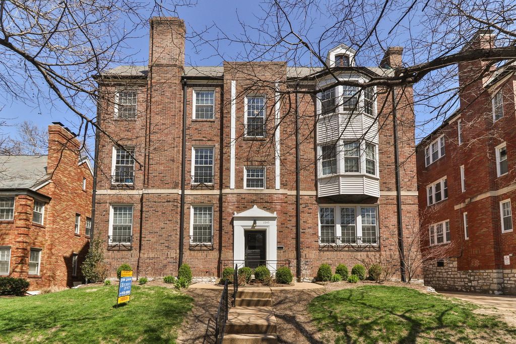 7545 Oxford Dr 1E, Saint Louis, MO 63105 Trulia