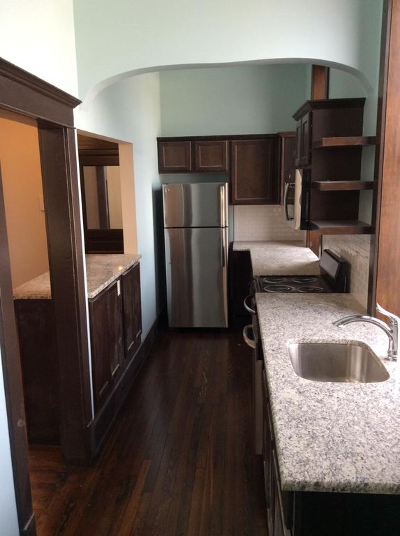 2204 E Douglas Ave #206, Wichita, KS 67214