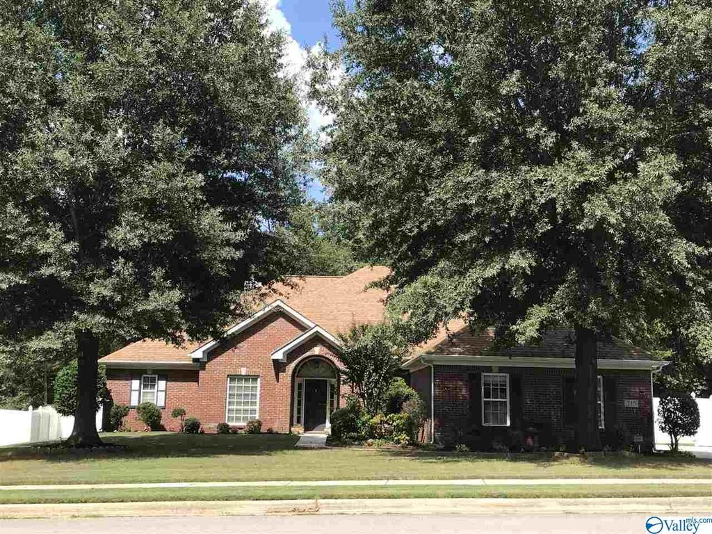 215 Bridgefield Rd, Madison, AL 35758