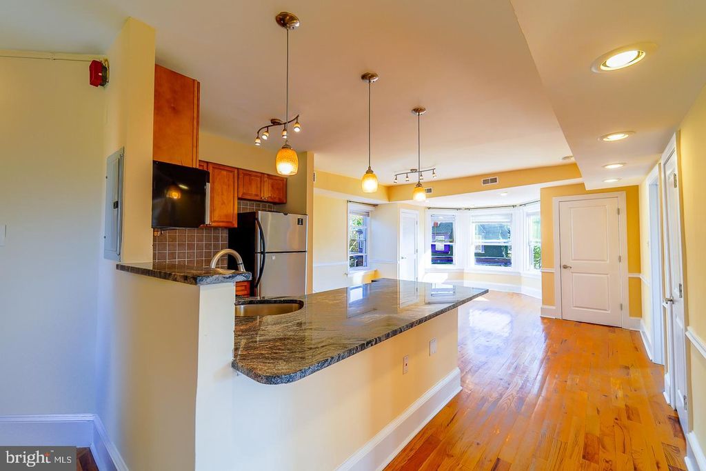 600 S 49th St #3-A, Philadelphia, PA 19143