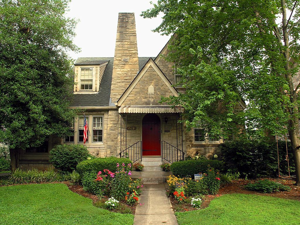 609 Arcadia Park, Lexington, KY 40503