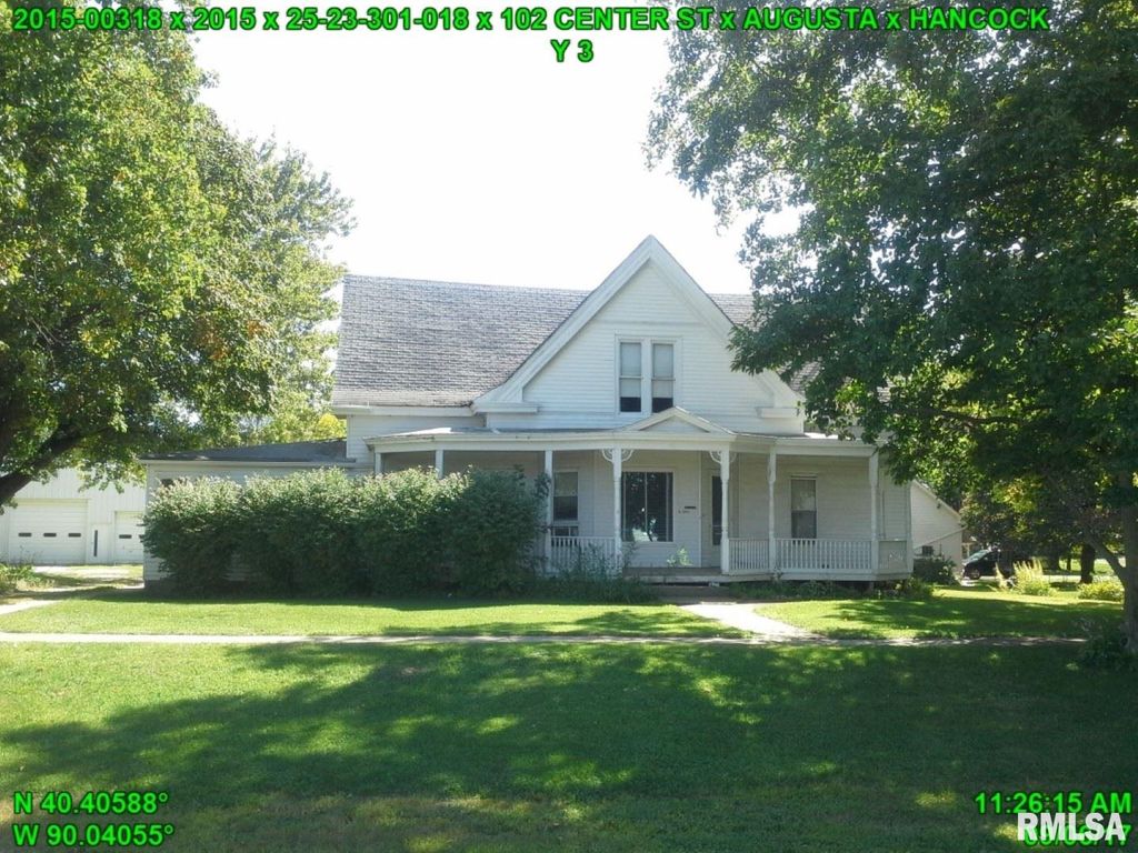 102 Center St, Augusta, IL 62311