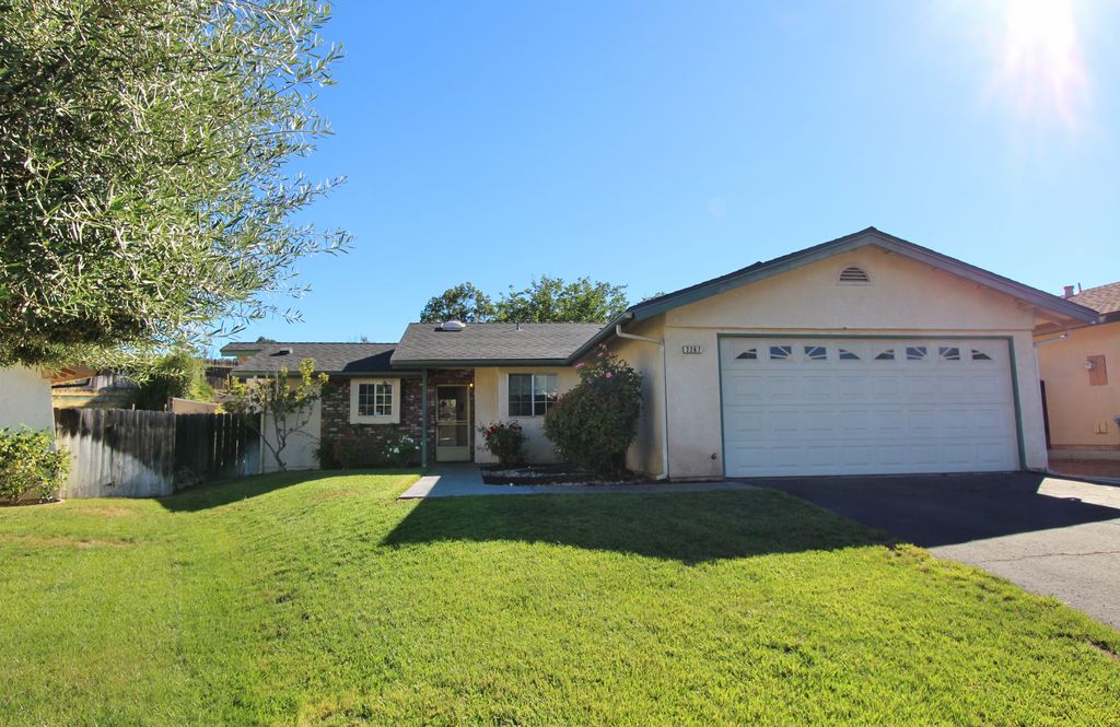 3267 Firtree Way, Paso Robles, CA 93446