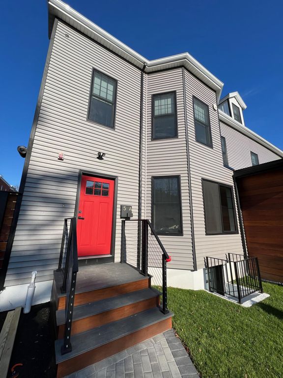 5 Preston Rd #A, Somerville, MA 02143