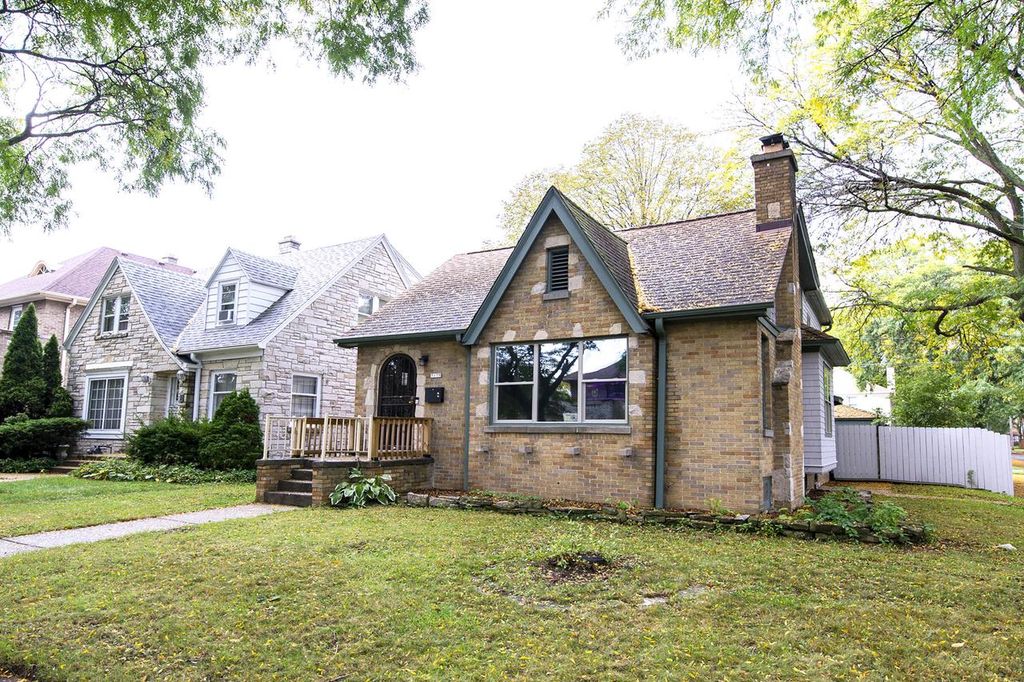 3179 N 47th St, Milwaukee, WI 53216