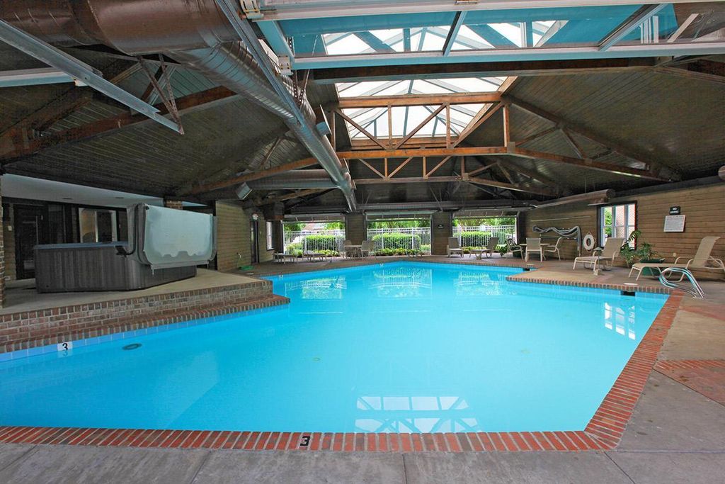 525 Dartmoor Dr, Newport News, VA 23608
