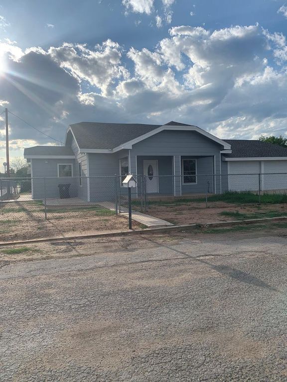 400 N 10th St, Carrizo Springs, TX 78834 Trulia