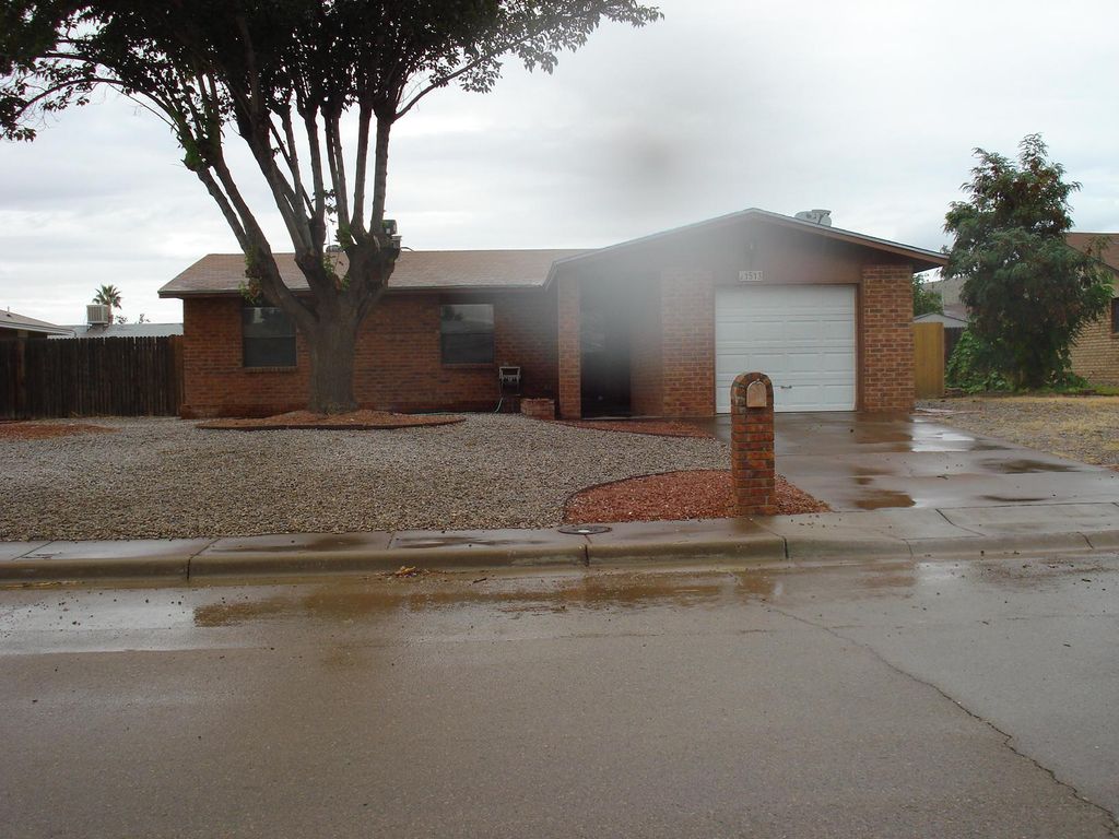 1513 Walnut Dr, Alamogordo, NM 88310