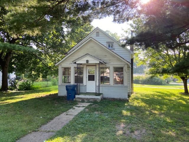 327 Perrin St, Cement City, MI 49233