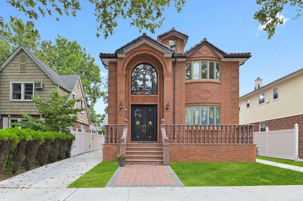 5719 254th St, Flushing, NY 11362