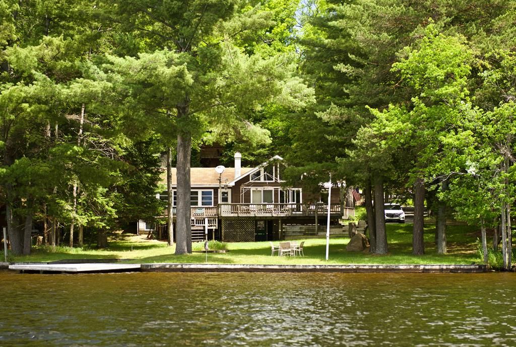 108 Wintergreen Point Rd, Old Forge, NY 13420