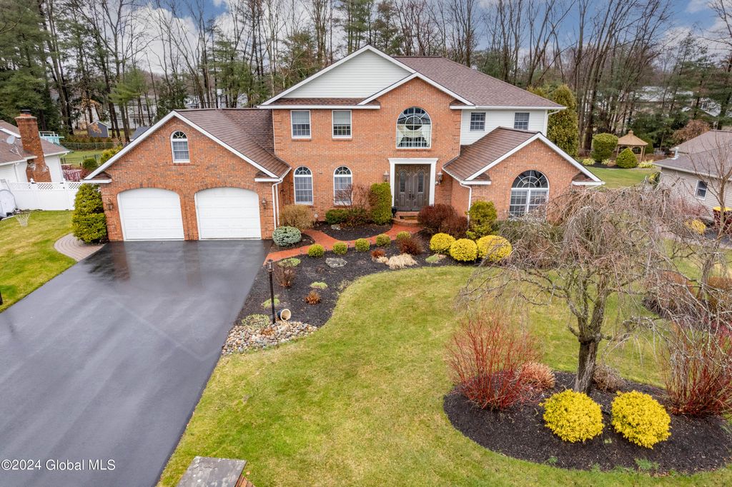 3058 New Williamsburg Drive, Schenectady, NY 12303 MLS 202414698