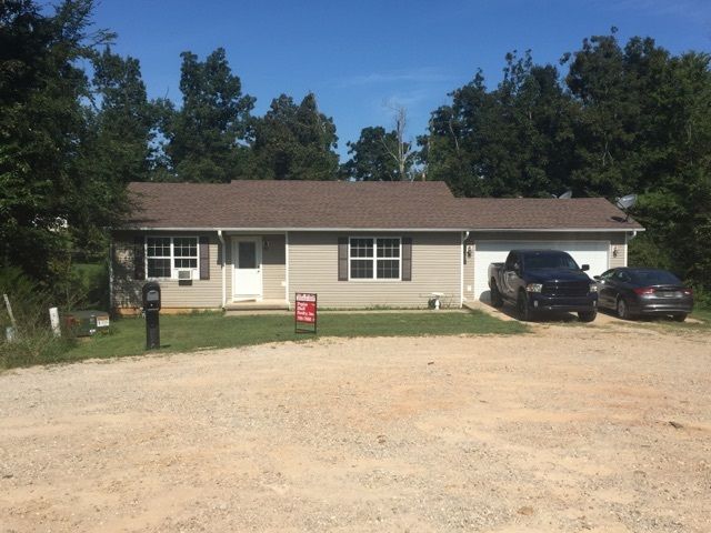 366 Meadow View Dr, Poplar Bluff, MO 63901