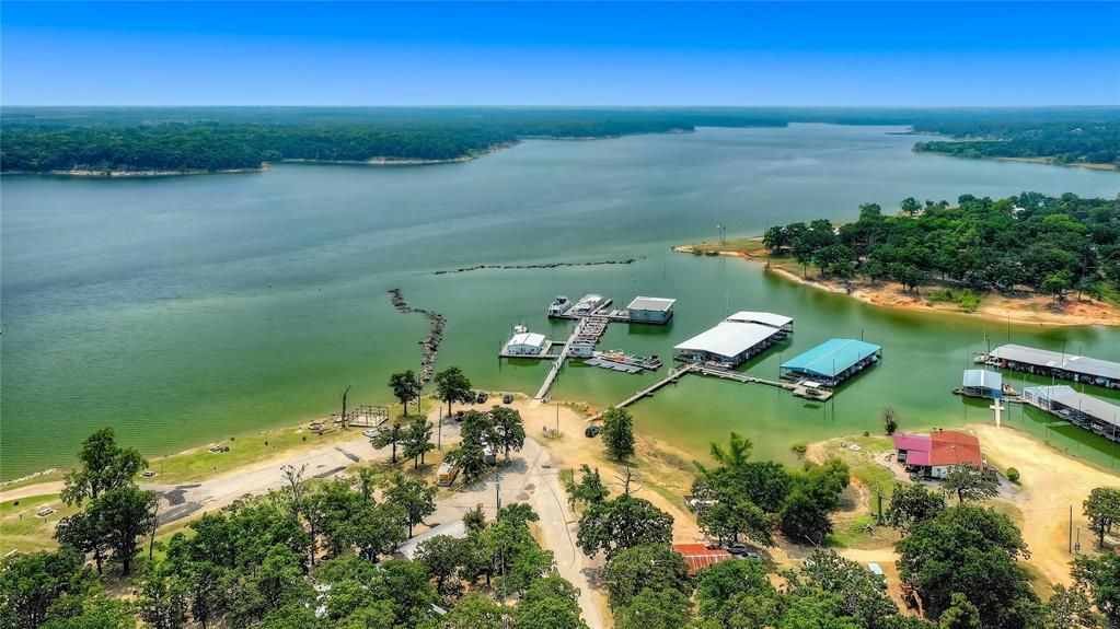 300 Lighthouse Dr #25, Pottsboro, TX 75076