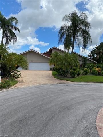 1903 Prince Dr, Naples, FL 34110