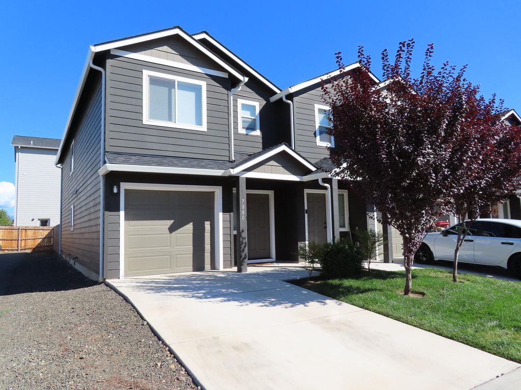 7880 Phaedra Ln, White City, OR 97503
