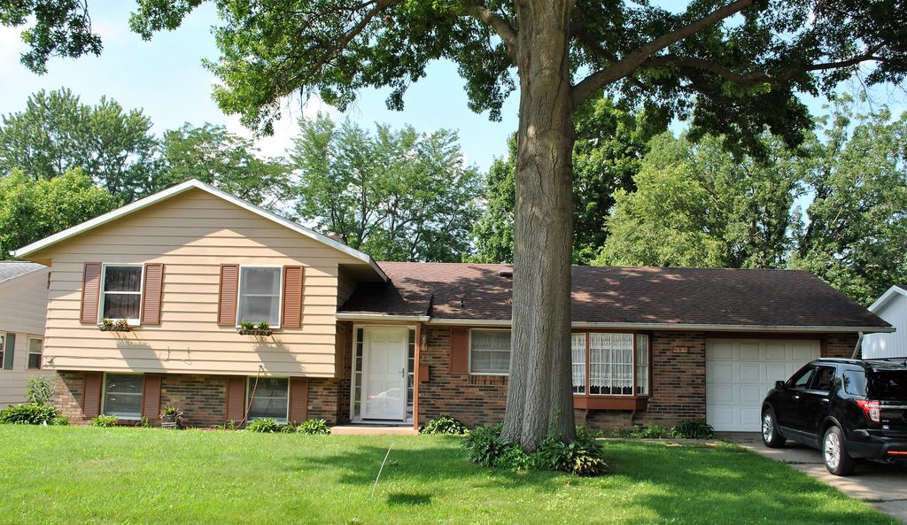 407 Heather Ln, Dixon, IL 3 Bed, 2 Bath SingleFamily Home 45