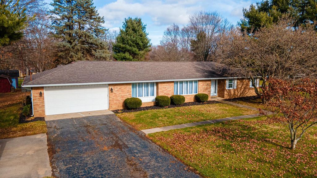 1033 Everview Dr, Mount Vernon, OH 43050