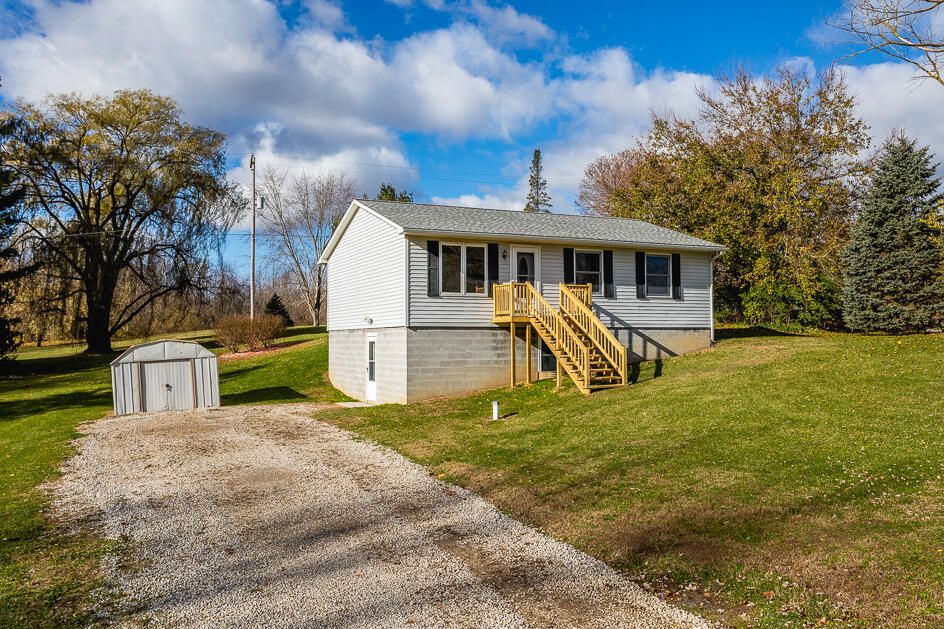 4820 Clark Lake Rd, Jackson, MI 49201